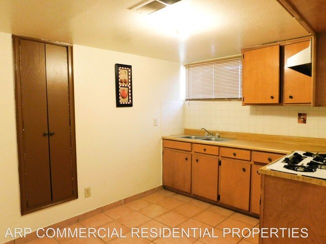 Building Photo - 748 Trejo Rd