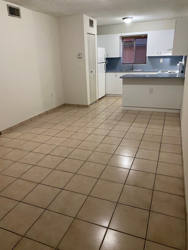 Dining Room - 2590 NW 14th St