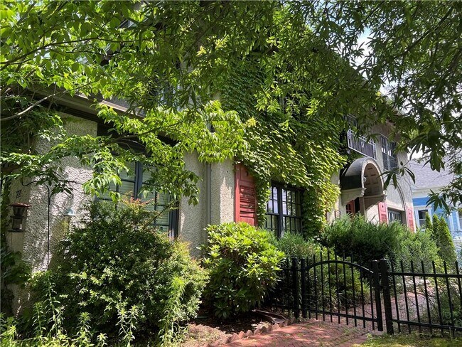 Foto del edificio - 221 Morris Ave