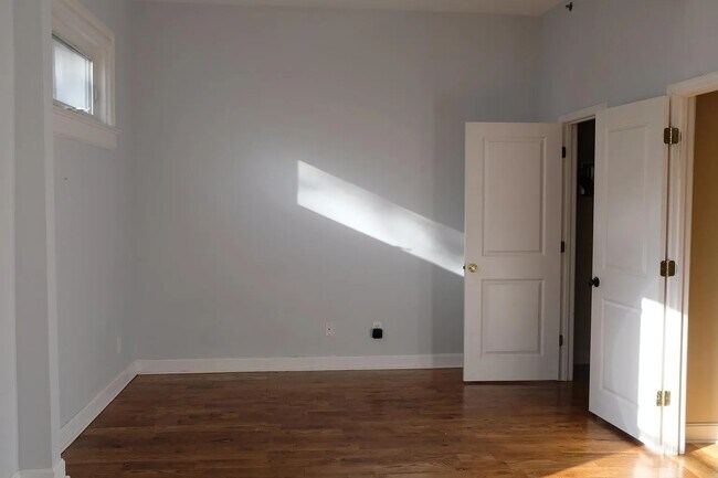 Foto del edificio - 1221 S 4th St