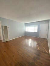 Building Photo - 651 Winslow Ave