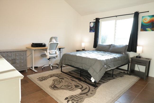 Foto del edificio - 804 Sylvia Ln