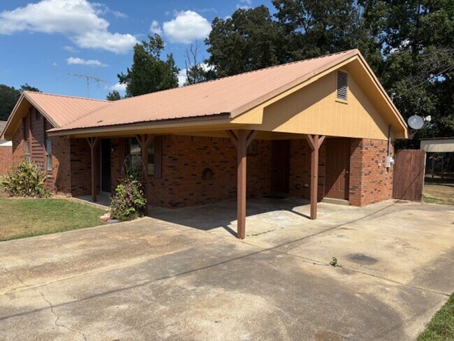 Foto del edificio - Renovated 3 Bedroom 1.5 Bath Home for Rent!