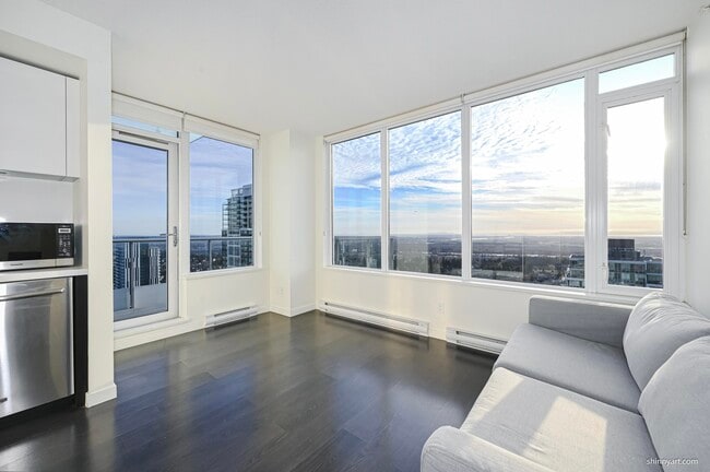 Building Photo - 6333 Silver Av