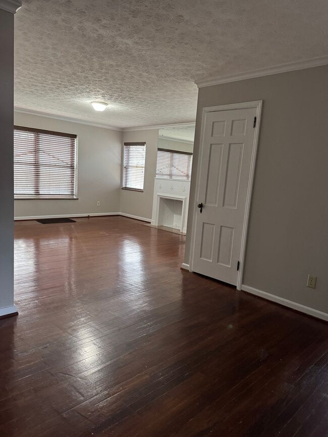 Building Photo - Updated 1 Bedroom in Bexley/Berwick Area