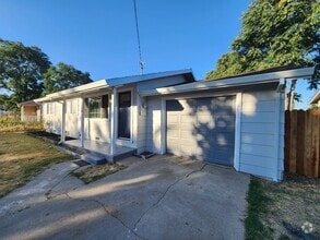 Building Photo - 5526 Cottonwood Ave