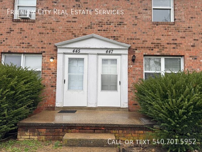 Building Photo - 447 S Main St