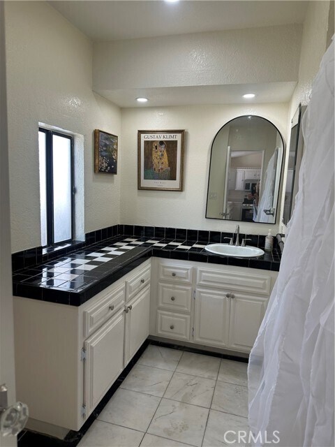 Foto del edificio - 28300 Alessandro Blvd