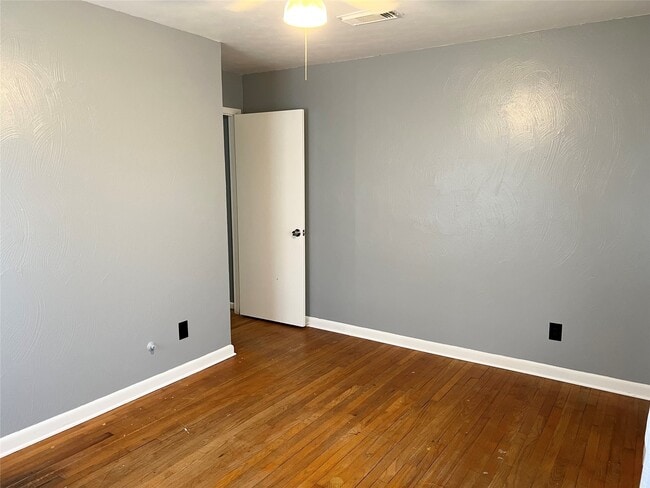 Foto del edificio - 411 Elaine St