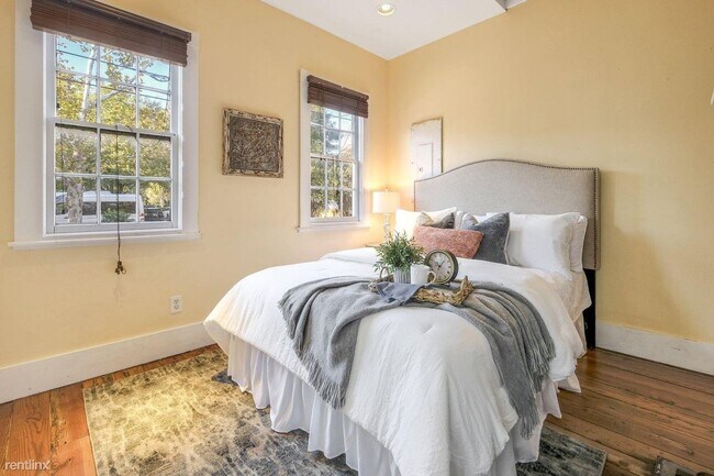 Foto del edificio - 1 br, 1 bath Condo - 157 Line St