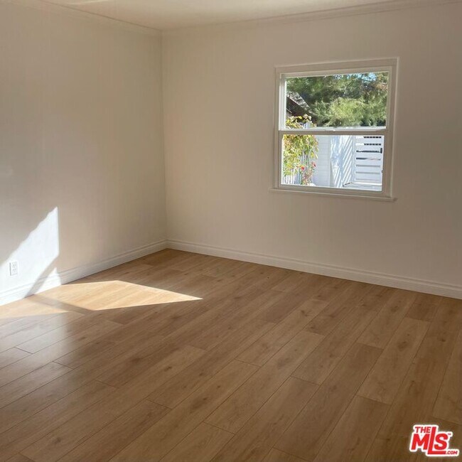 Foto del edificio - 5419 Gentry Ave