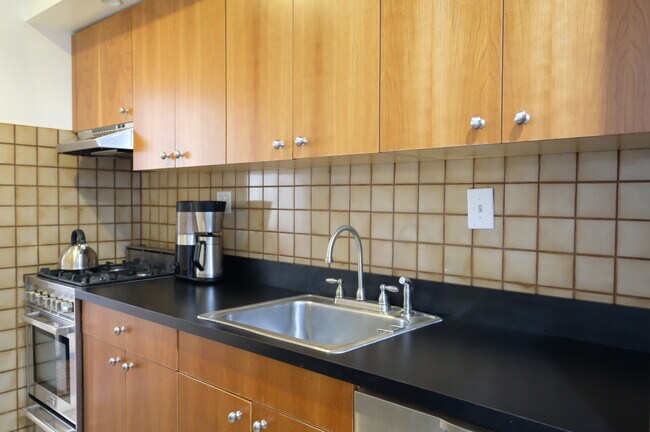 Foto del edificio - 217 W 70th St