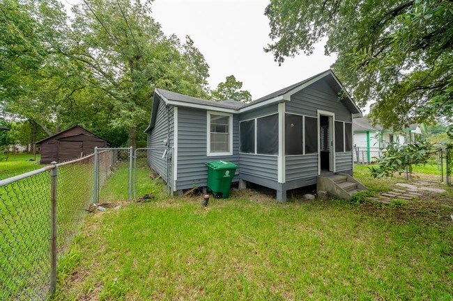 Building Photo - 795 W Little York Rd