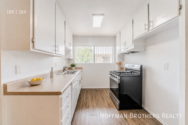 Foto del edificio - 8523 Etiwanda Ave