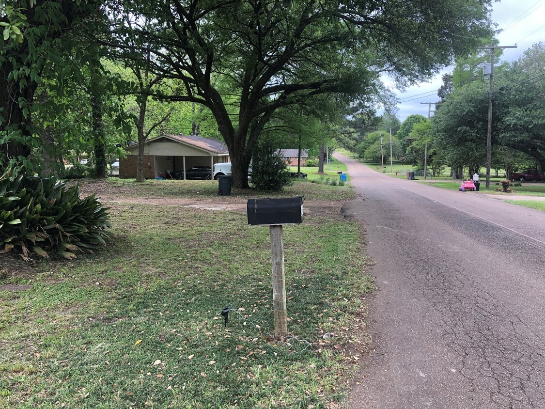 119 Booker Rd, Natchez, MS 39120 House Rental in Natchez, MS