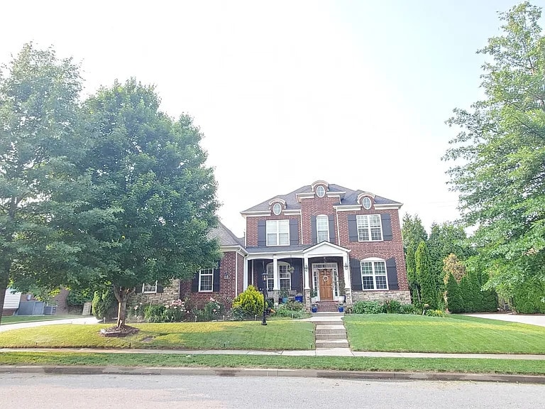 Foto principal - 1530 Bledsoe Ln