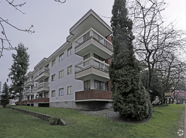 Building Photo - Orchard Inn