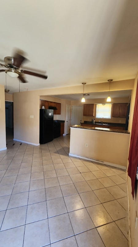Building Photo - 7941 Dorsett Dr