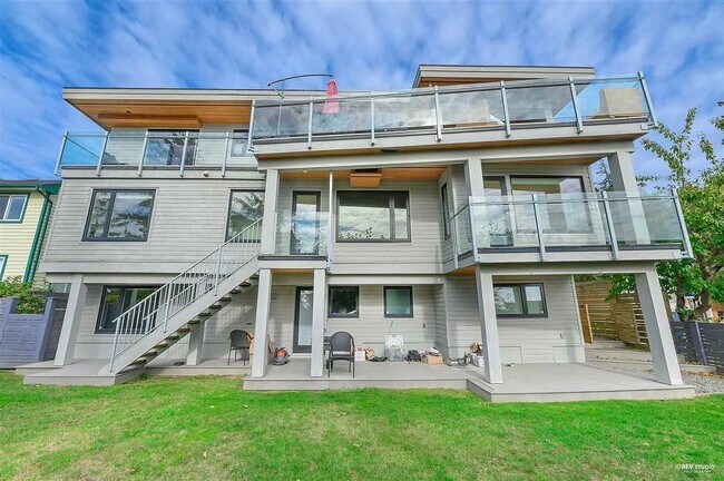 Photo du bâtiment - 14186 Wheatley Av