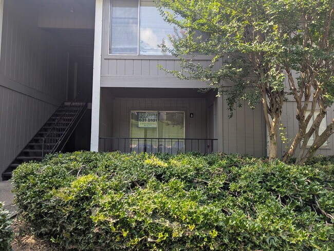 Foto del edificio - 405 Skyview Dr