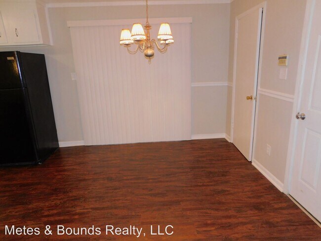 Building Photo - 3 br, 1 bath House - 292 West Teamon Circle
