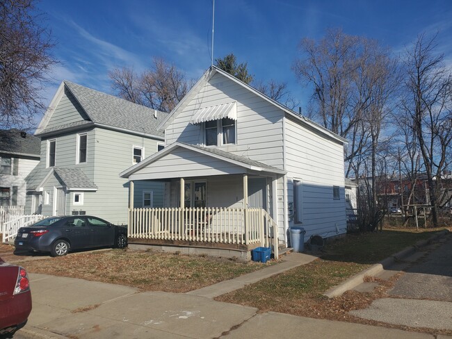 Building Photo - 131 N Court St