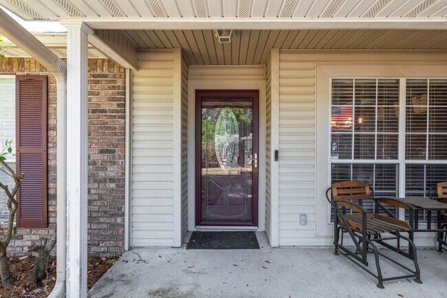 Foto del edificio - 425 Whirlaway Ct
