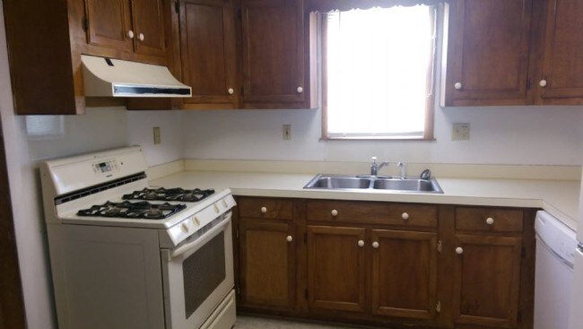 Building Photo - Norfolk house for rent - Brest Avenue