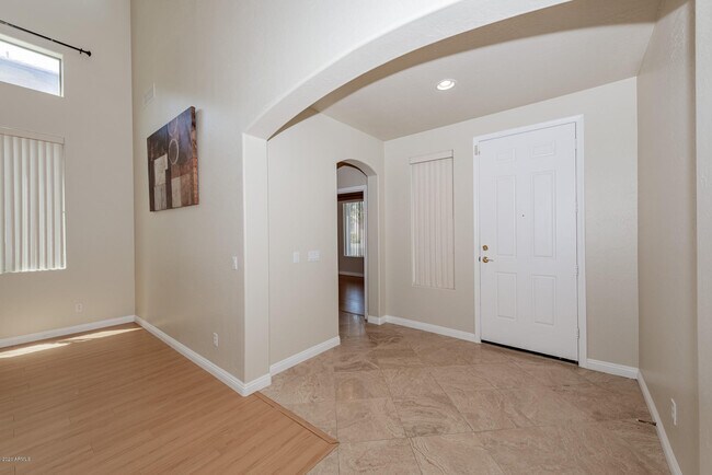 Foto del edificio - 16859 W Tonbridge St