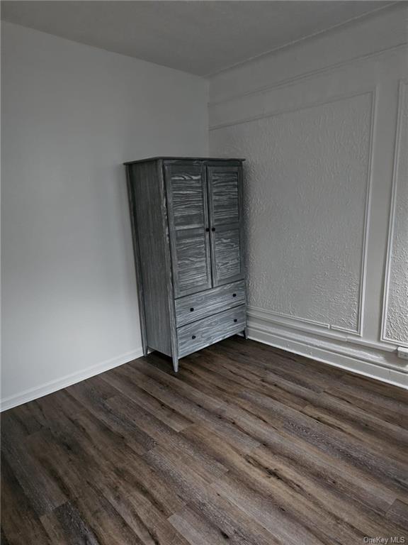 Building Photo - 91 E 208th St