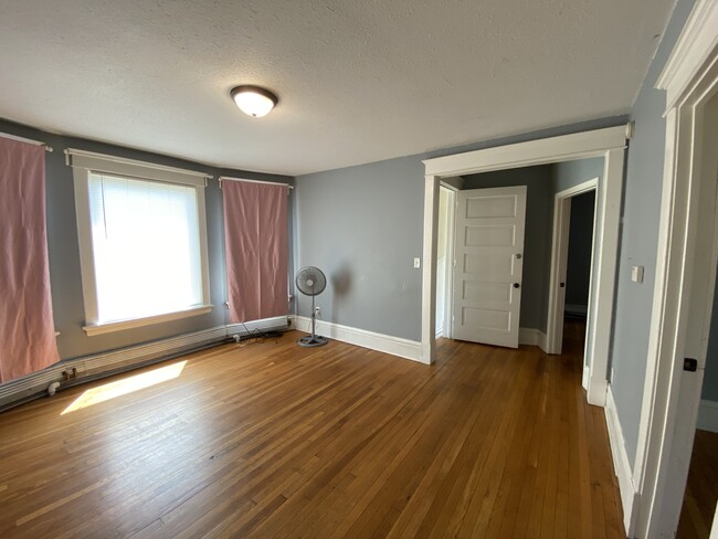 Building Photo - 970 Edgerton St