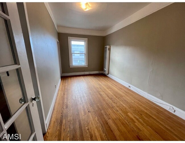 Foto del edificio - 2 br, 1 bath House - 1300 12th Ave