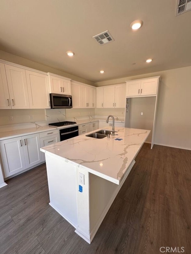 Foto del edificio - 27550 Brodiaea Ave
