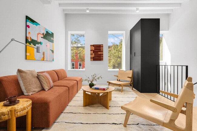 Foto del edificio - 94 Pioneer St