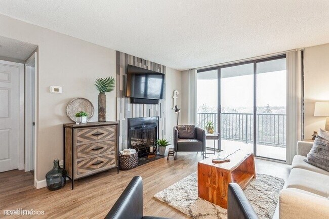 Building Photo - 1 br, 1 bath Condo - 509 Aurora Ave Unit 413