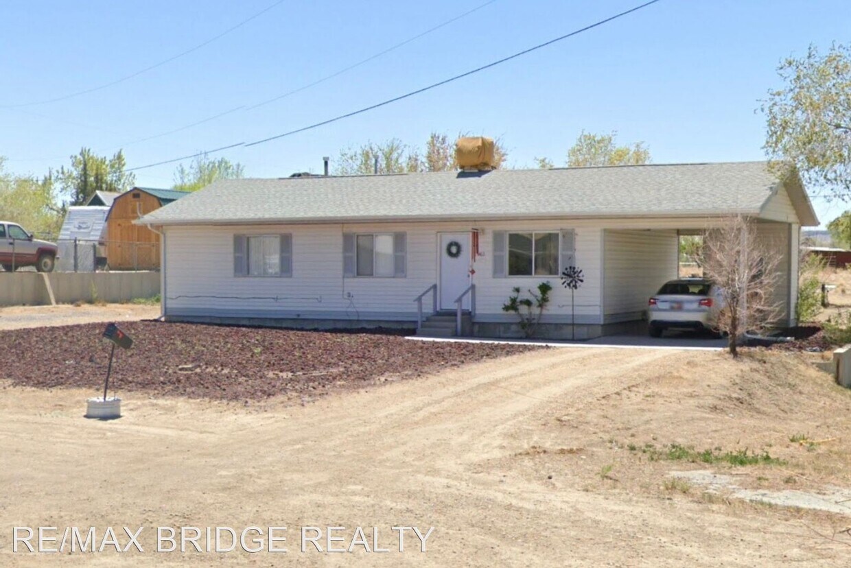 Primary Photo - 3 br, 1.5 bath House - 1453 Gordon Creek