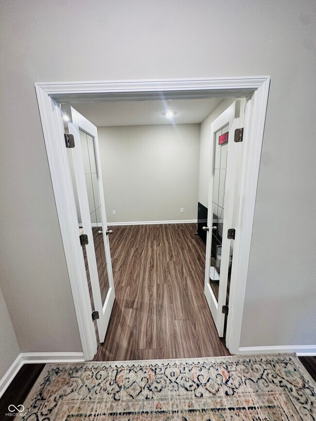 Foto del edificio - 1620 Creek Bed Ln