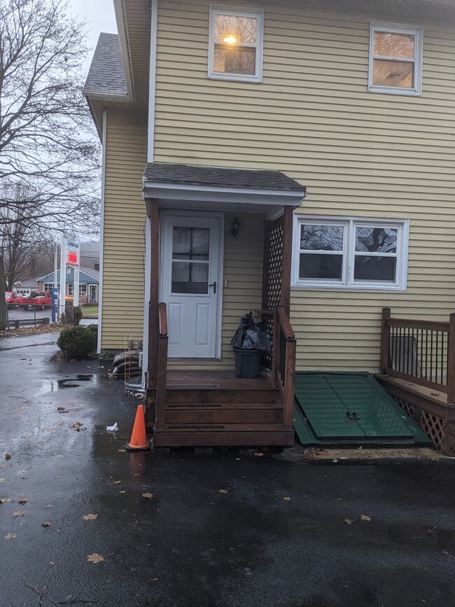 Building Photo - 701 Main St