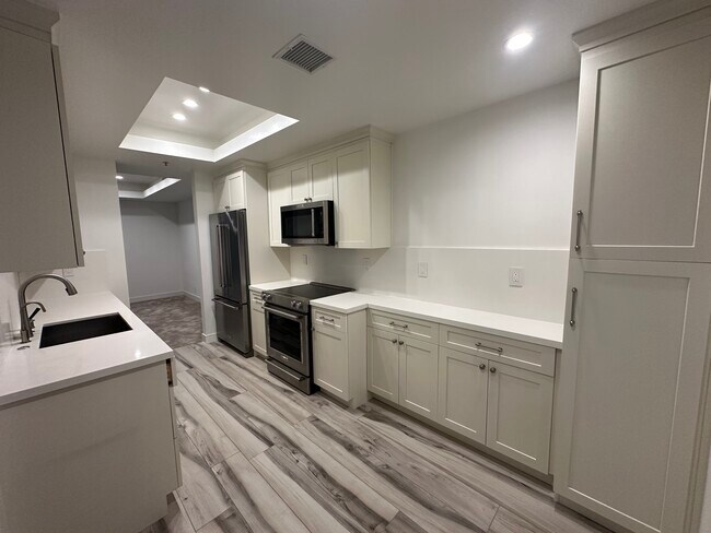 Cocina - 2131 Century Park Ln