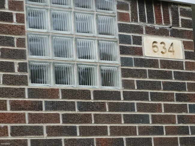 Building Photo - 634 S Longfellow St