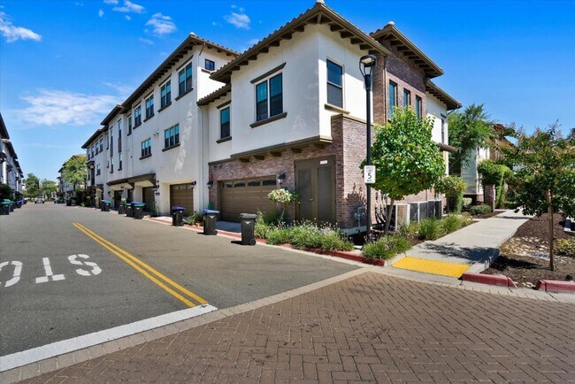 Building Photo - 1991 Barcenilla Ln