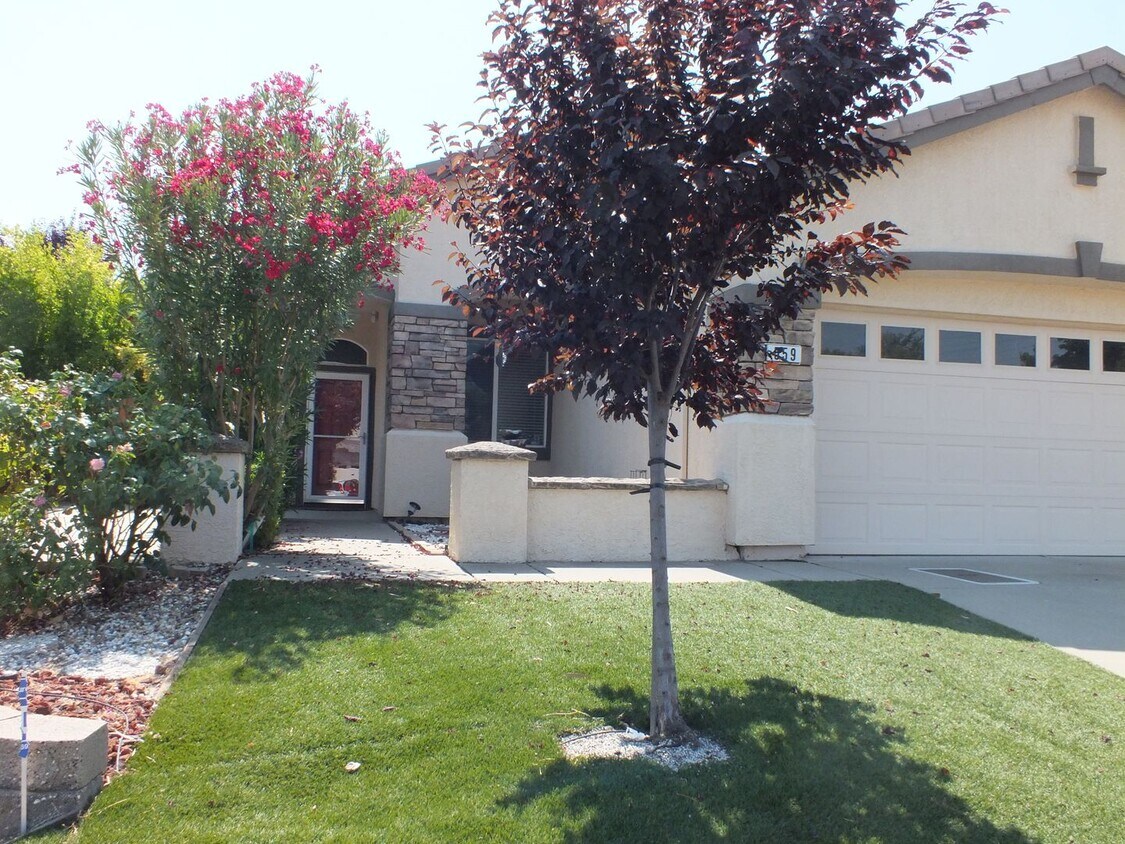 Primary Photo - 3/2 Folsom Broadstone Village with outdoor...