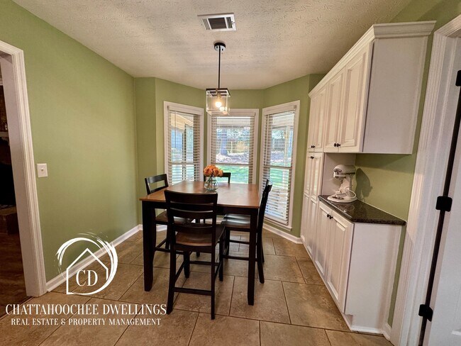 Foto del edificio - 5936 Manassas Dr