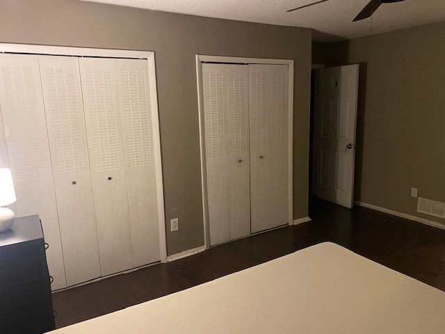 Foto del edificio - 6751 Londonderry Way