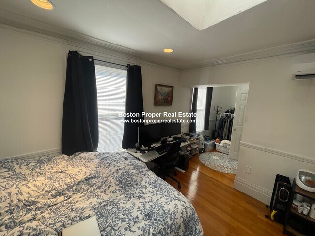 Foto del edificio - 254 Newbury St