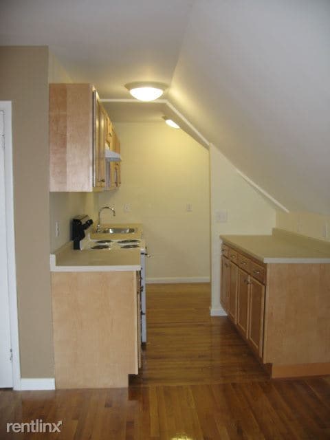 Primary Photo - 109 Dwight St