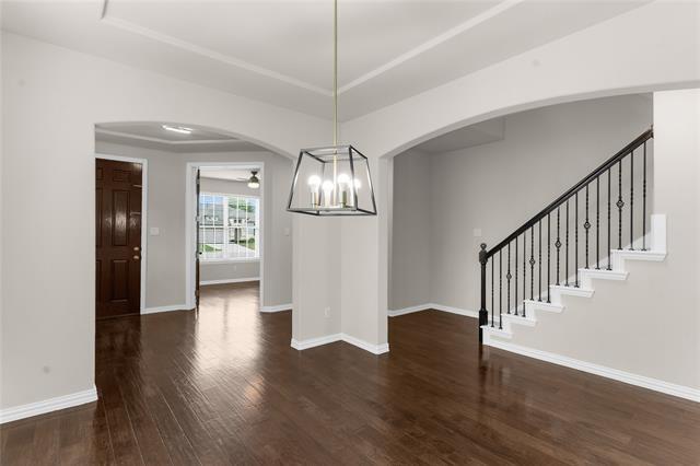 Foto del edificio - 701 Spring Falls Dr