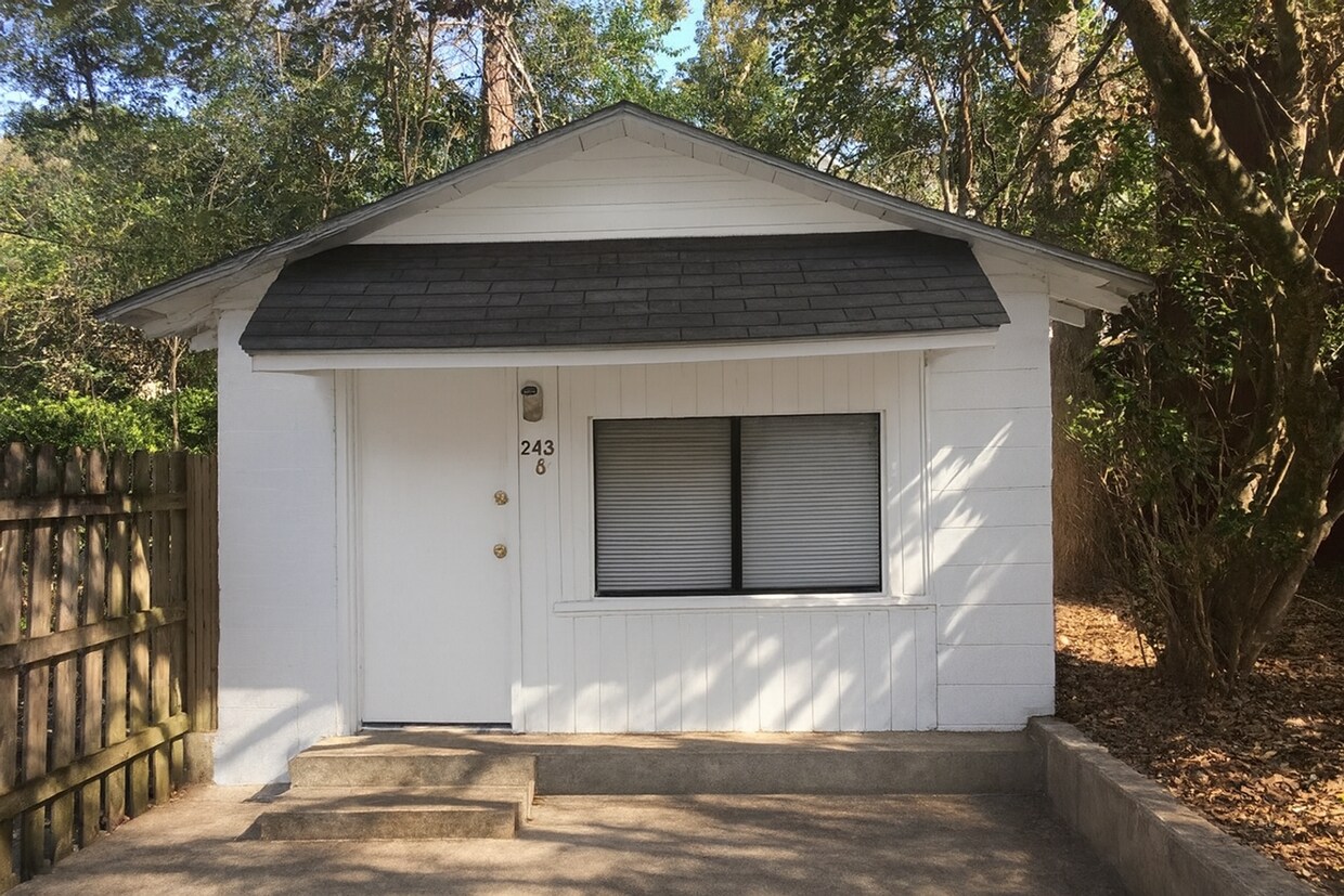 Building Photo - 243 S Lipona Rd