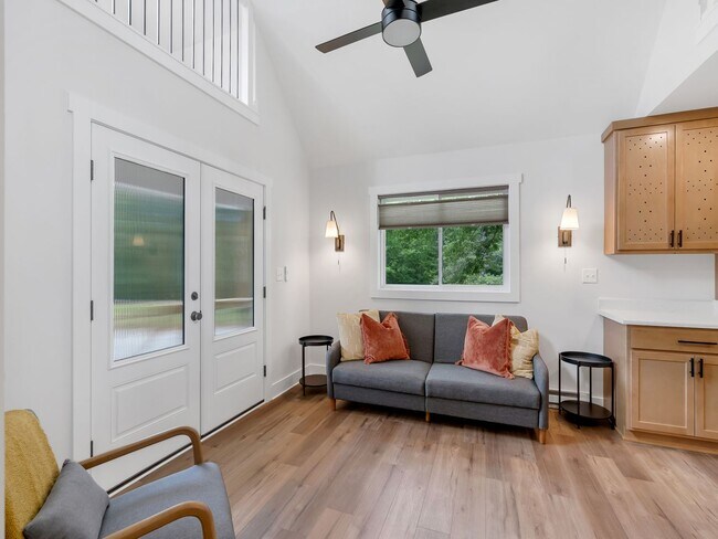 Building Photo - 751 Sawgrass Cir