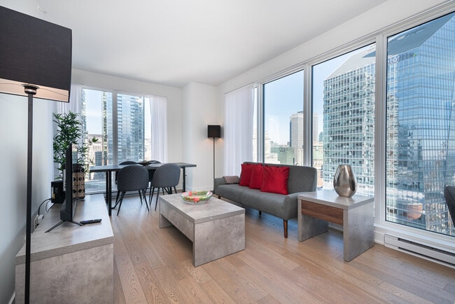 Building Photo - 1268 Rue Saint-Antoine O